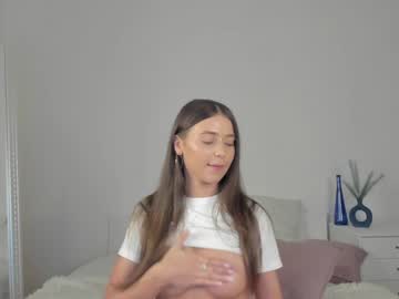 girl
        violetta_finch cam image #3464459