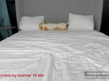 girl
        carolinaherera cam image #2248349