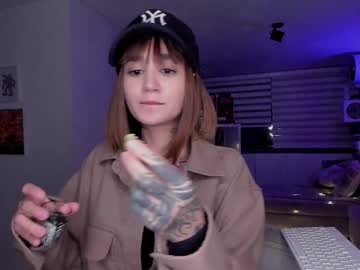 girl
        lonelly_lolly98 cam image #3853615