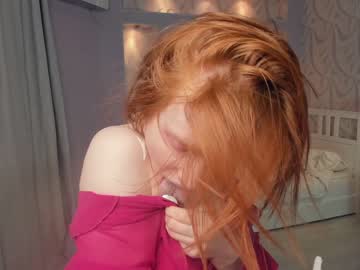 girl
        gingers_hugs cam image #2103356