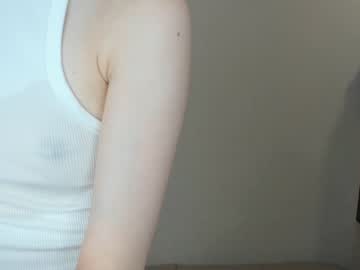 girl
        julianacrosier cam image #2363427