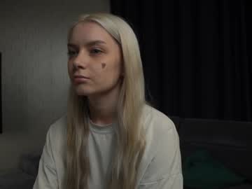 girl
        cassie130505 cam image #2586723