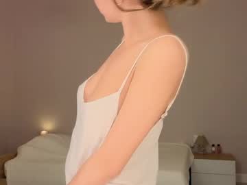 girl
        lenamuti cam image #3457985