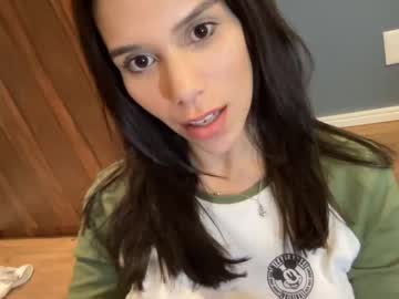 girl
        yourbonie cam image #752223