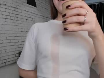 girl
        sweetloop cam image #1882858