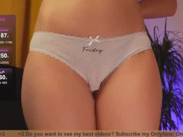 girl
        girl_i_am cam image #2783918