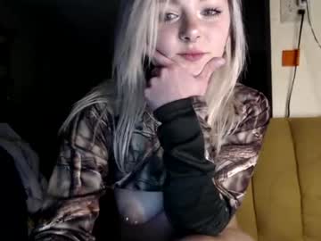 girl
        kipsy420 cam image #402550