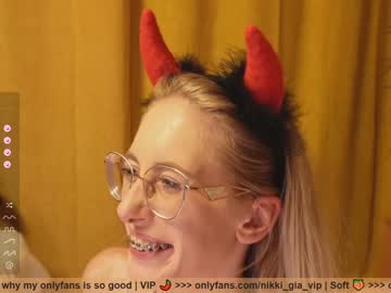 girl
        girl_i_am cam image #1818006