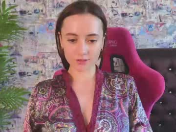 girl
        angelina_new cam image #2532454