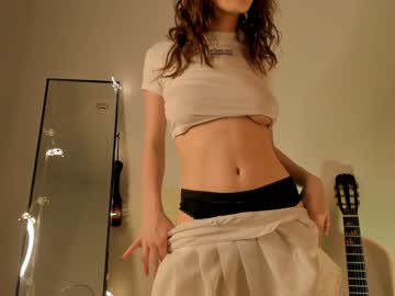 girl
        margarethowell cam image #2179248