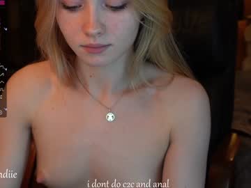 girl
        bestblondiiecb cam image #749792