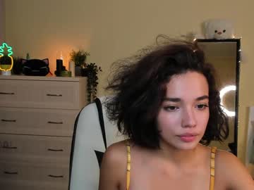 girl
        ella_flar_ cam image #1619