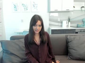 girl
        sandrachang cam image #585133
