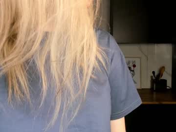 girl
        taytechubb cam image #3254195