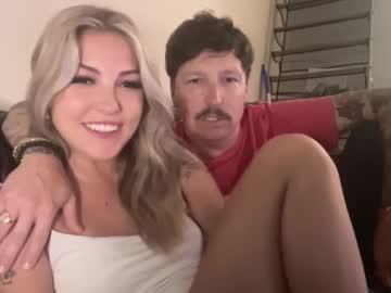 couple
        kellysnowxo cam image #3169042
