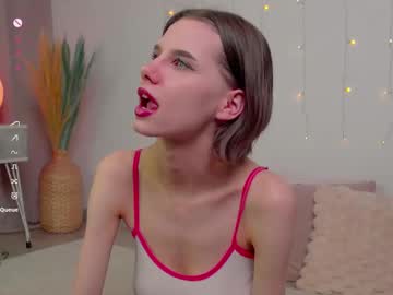 girl
        happynewdear cam image #4586856