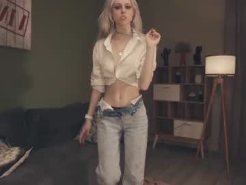 girl
        audreycarvin cam image #2401174