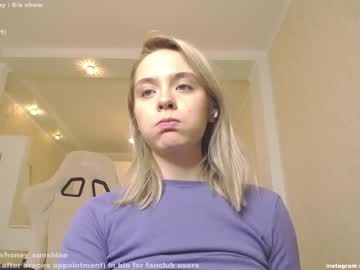 girl
        honey_sunshine cam image #2710374