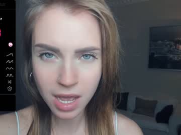 girl
        _wild_orchid_ cam image #1869660