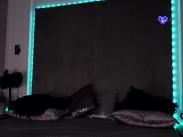 girl
        miladenver cam image #3984481