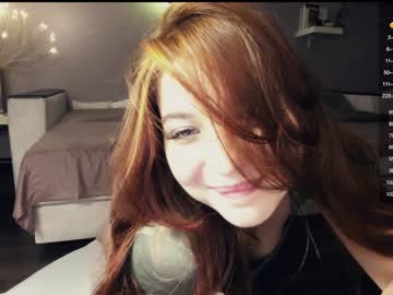 girl
        zoe__0 cam image #1472264