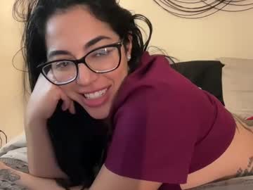 girl
        luxcher22 cam image #3749743