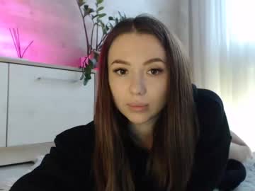 girl
        meryfoxxx cam image #2381056