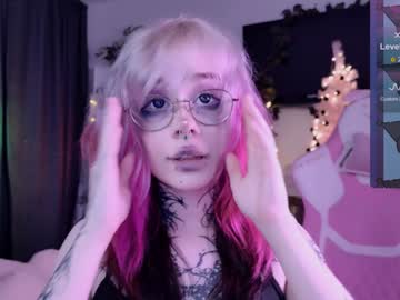 girl
        lollyshy__ cam image #3852783