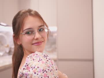 girl
        dream_beam cam image #3917619