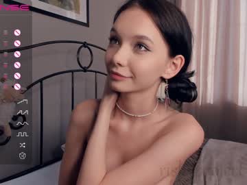 girl
        riskyproject cam image #1354691