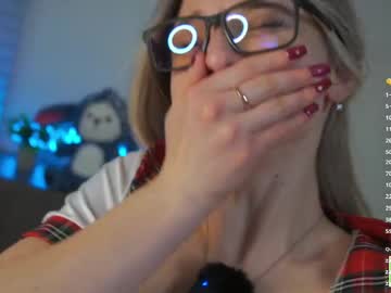 girl
        checkmypeach cam image #4096126