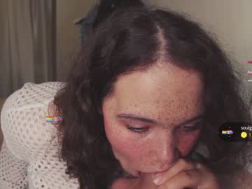 girl
        chery_lady22 cam image #1565644
