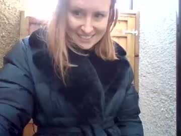 girl
        eatmypie69 cam image #2027586