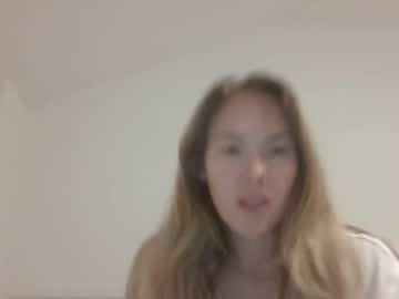girl
        ivyyy1995 cam image #4408105