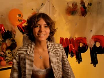 girl
        lenaelisabeth cam image #1838221