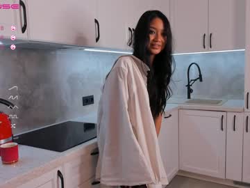 girl
        averieparrish cam image #1919292