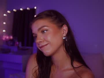 girl
        jacky_smith cam image #3517058