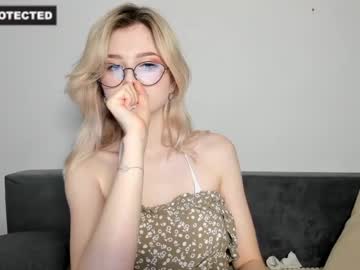 girl
        grace_smitt cam image #3124357