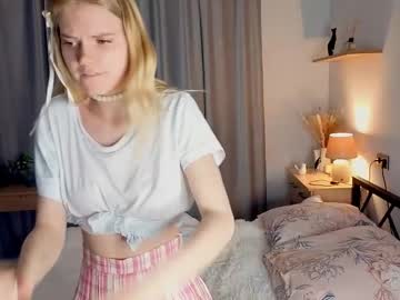 girl Webcam Girls Sex Thressome And Foursome with ch3rryt0ffee