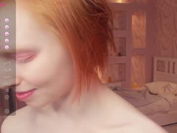 girl
        gingers_hugs cam image #2107614