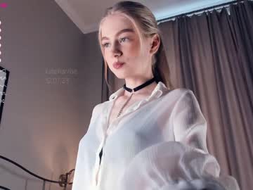 girl
        kateharrise cam image #1298150
