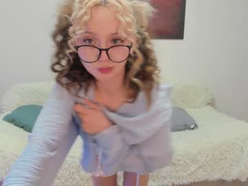girl
        deryubanny cam image #328447