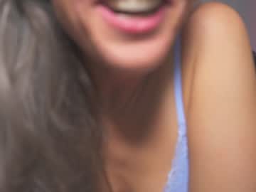 girl
        sunniedayz cam image #272384