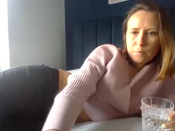 girl
        eatmypie69 cam image #1758789