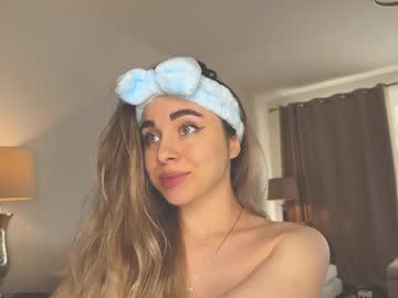 girl
        tatti_1 cam image #3735222