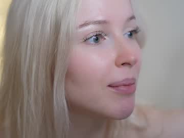 girl
        my_stella cam image #3976396