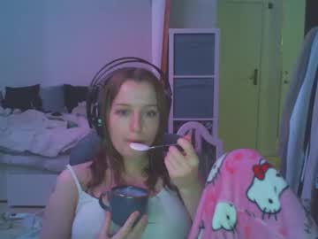 girl
        exy_ cam image #3747115