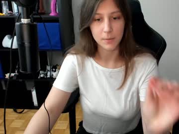 girl
        alexa_dream cam image #310739