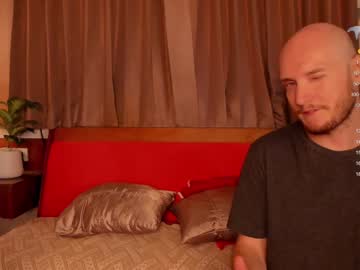 couple
        maypeach cam image #2092456