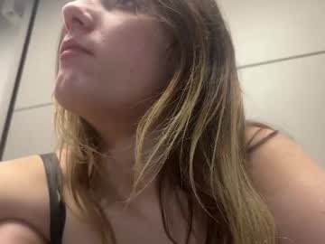 girl
        faseremx cam image #4542629